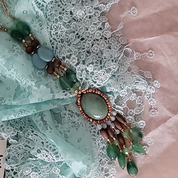 Aimee Kestenberg small crossbows handbag, matching lace scarf, and necklace. - Picture 4 of 7